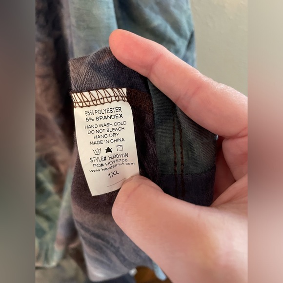 Hayden Cold Shoulder Top - Picture 4 of 6